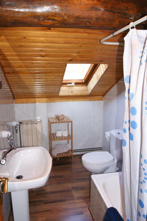 Apartaments Pont Romanic Espot Exterior photo